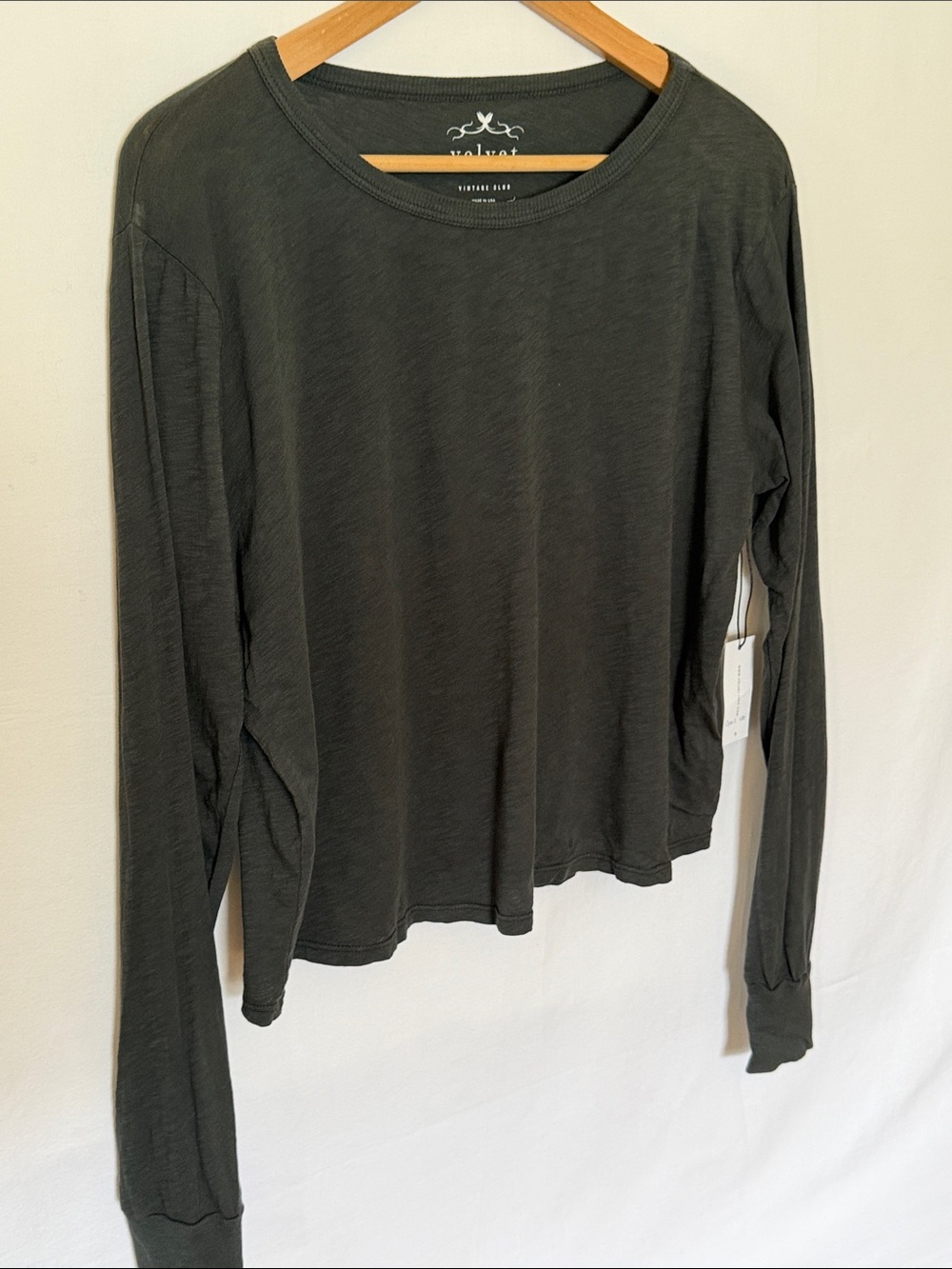 Velvet by Graham & Spencer green / grey Long-Sleeve Crewneck Tee
